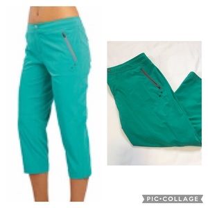 Title Nine Rogue Capris size 10 Peacock green